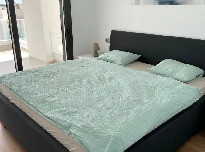 Modern 2 Beds In Lägenhet